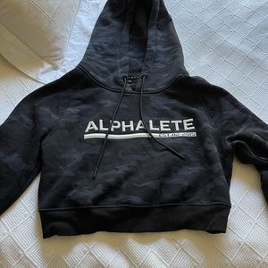 Alphalete camo cropped hoodie